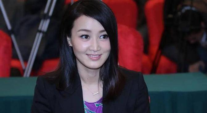 本是优秀主持人却要做演员,如今被欺负,"虎落平阳被犬欺"?