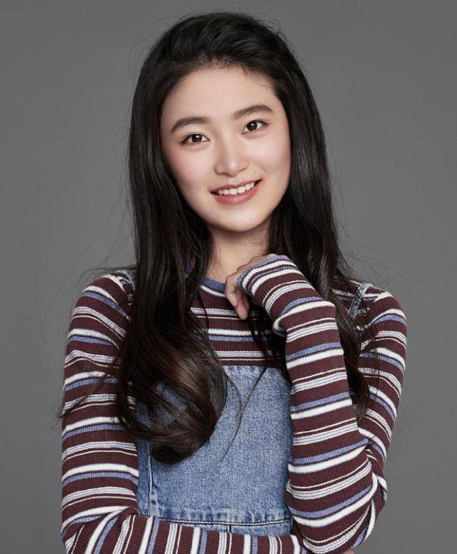 被誉"小林青霞"成名,颜值与本尊相似度高,演技更是在线_柴蔚_衬衫