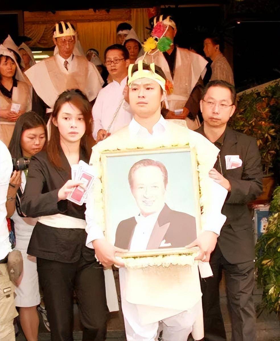 关海山:从港影龙头到四妻争家产,传闻是关之琳的父亲