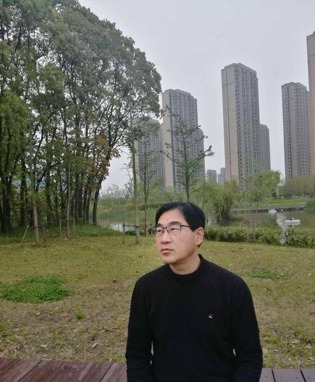 秉周和他的朋友们:徐传洪《搁浅的思绪》(组诗)_文学_汲冬梅_作品