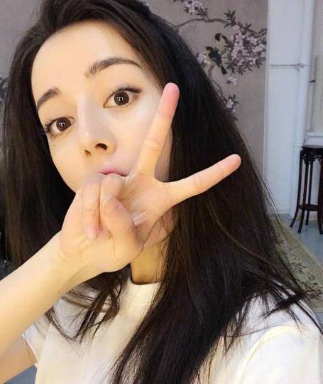 拥有"巴掌小脸"的19位女星:赵丽颖没啥,邱淑贞是真的服气!