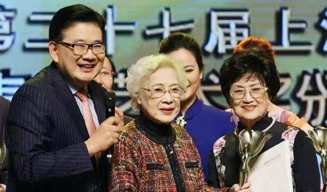 曹可凡发长文追忆秦怡,披露她一生鲜为人知的曲折,读来让人落泪_金焰