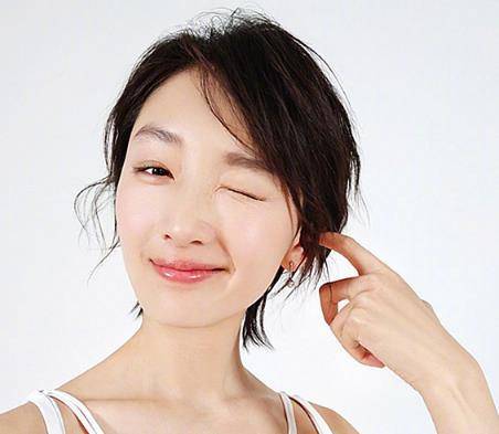 拥有"巴掌小脸"的19位女星:赵丽颖没啥,邱淑贞是真的服气!