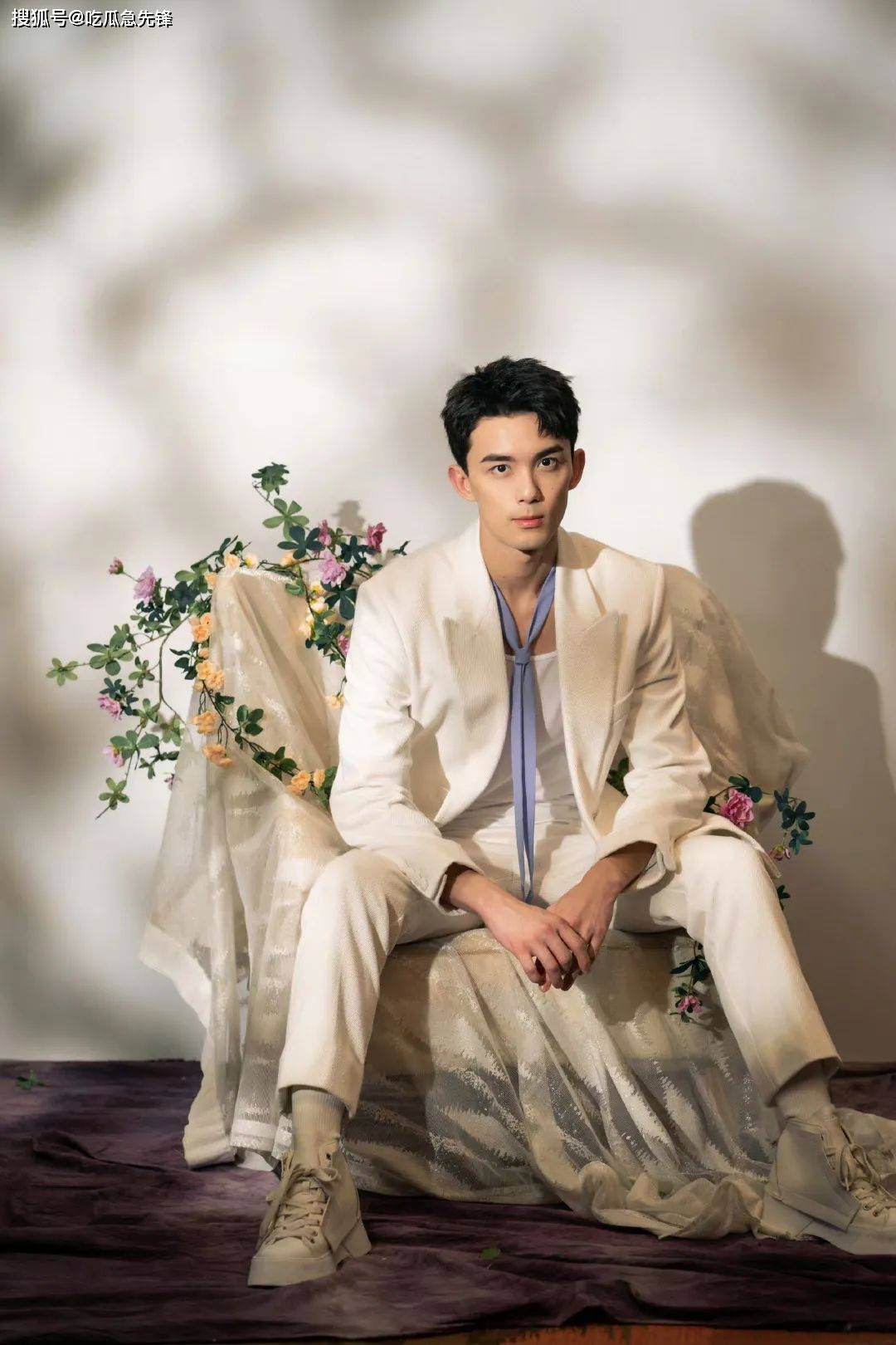 吴磊认吴京做干爹?_公司_关系_儿子