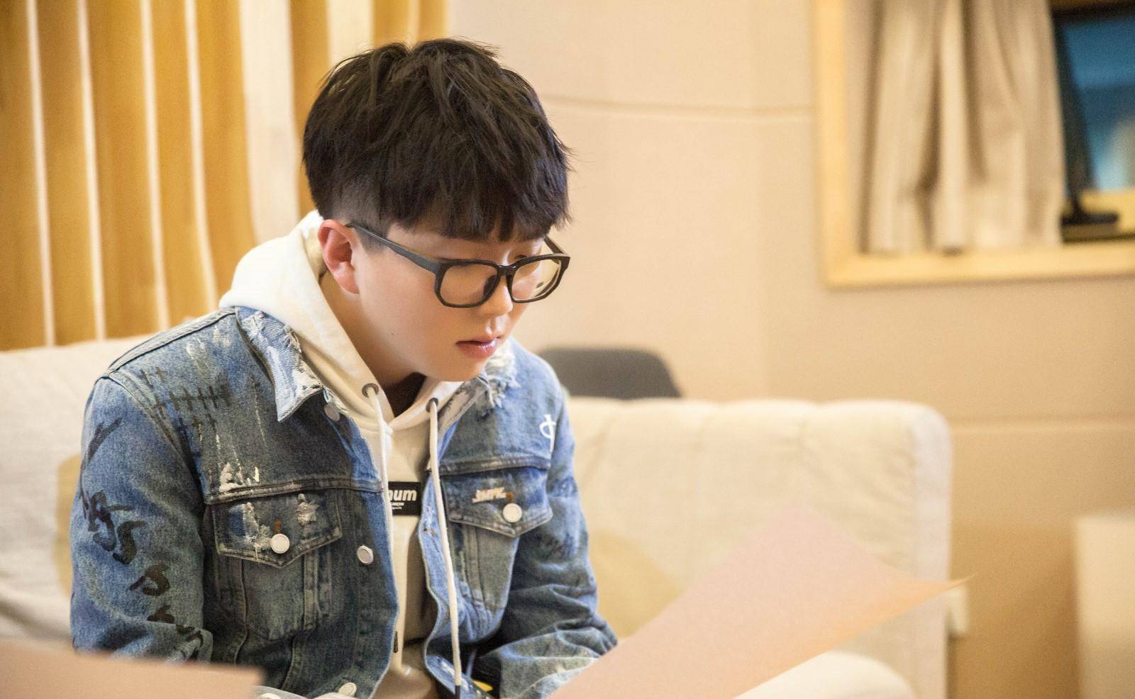 华晨宇怼毛不易曲子太差,没期待!