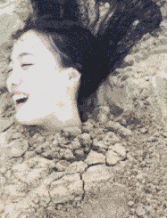 原创
            搞笑gif：有懂唇语的吗，看看妹子在说啥？