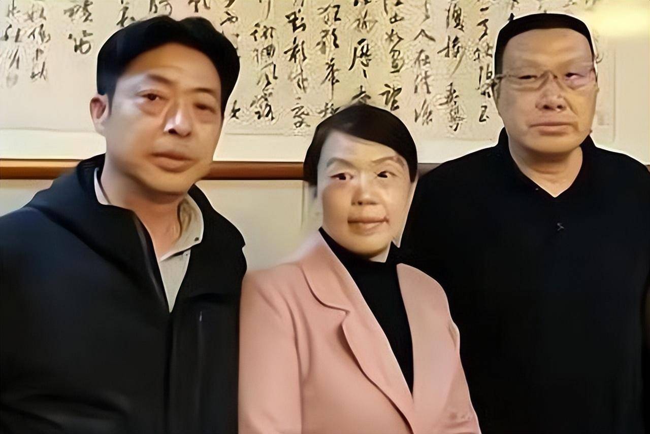 田静大棚内开直播,透露郭威身体状况惹担忧,田家妹妹感慨种菜难_质疑