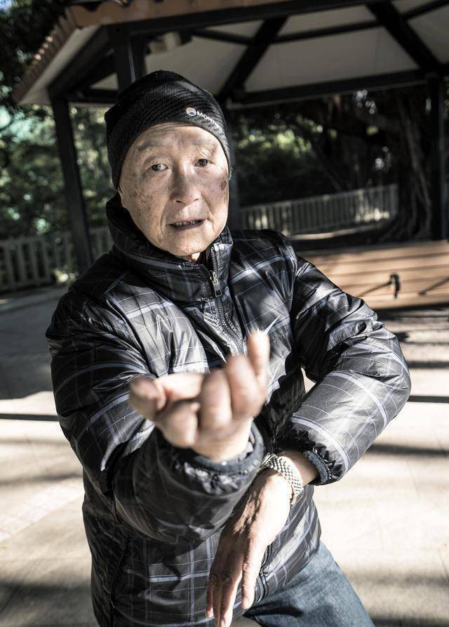 tvb瞩目配角饰病重老人惹网友催泪,靠诚意打动师父_李海生_剧中_感情