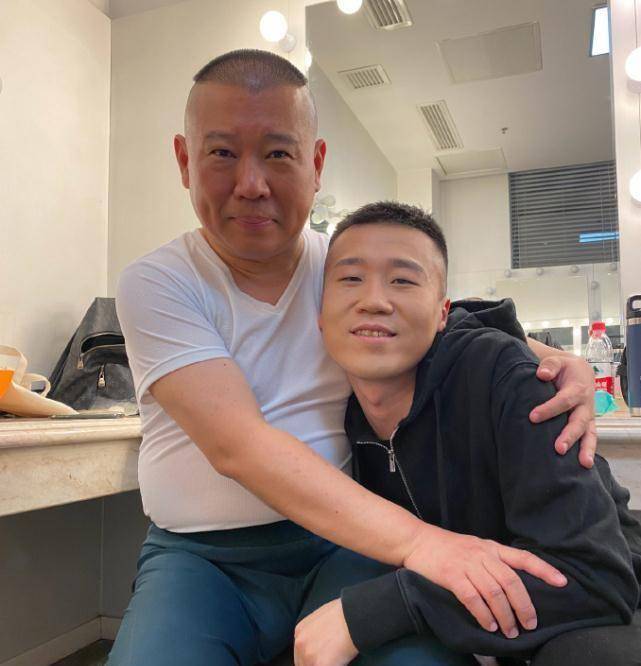 德云封箱:郭德纲生日抱病演出6小时,凌晨21位弟子发文送祝福_师父