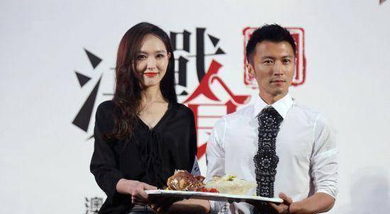 当年谢霆锋生日,杨幂看望他时,为何会坐在他大腿上?_感情_景甜_问题