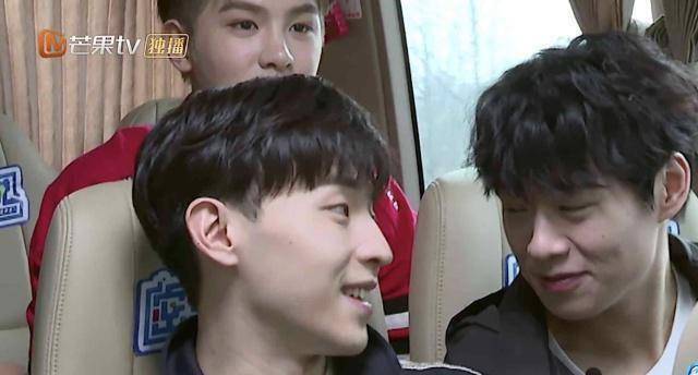 邓伦太蠢萌,提前30分钟上车!