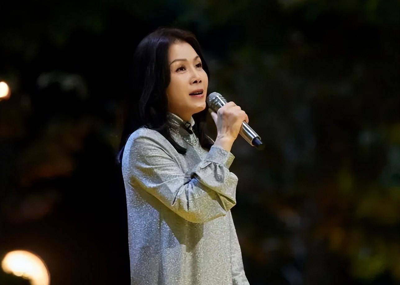 曾当众与那英翻脸,和病魔争斗10年,56岁的田震终于放下了_谷建芬_生活