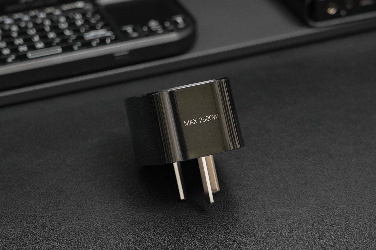 远程随意开关主机，停电、宕机都不怕，贝锐向日葵C1Pro插座体验