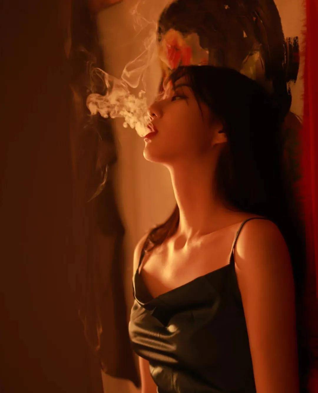 抽烟,纹身,说脏话的女孩都是新女孩吗?