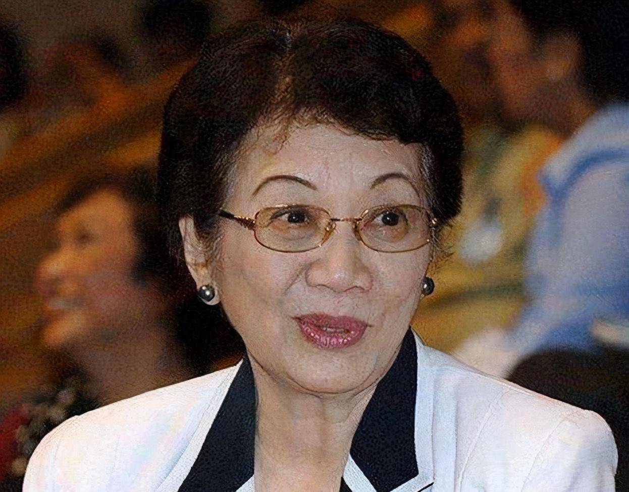 回到家乡寻根_科拉松·阿基诺_菲律宾_统治