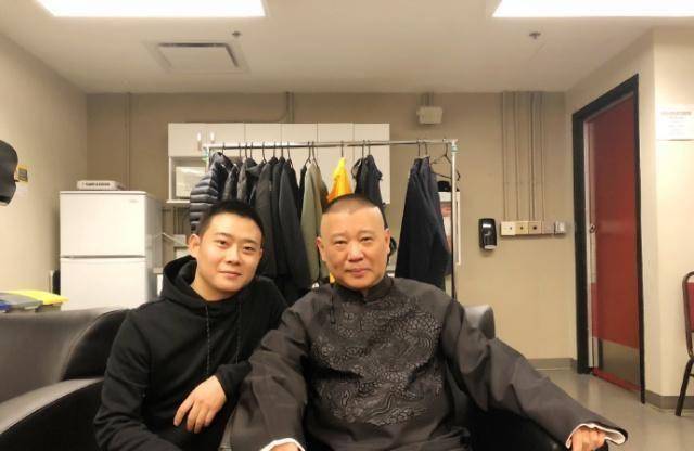 在生日宴被曹金污蔑坏人,劳心劳肺的栾云平_郭德纲_演出_相声