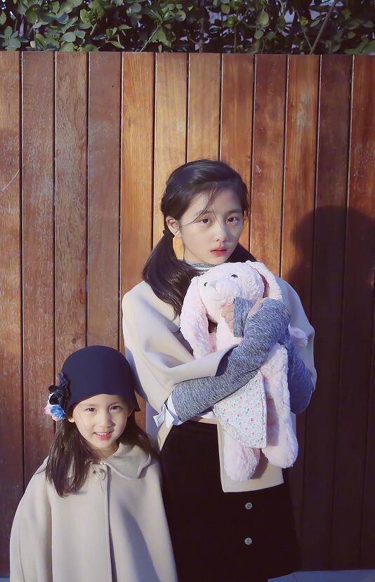 还拥有泪痣和大长腿,难怪黄磊担忧她早恋_孩子_关晓彤_气质