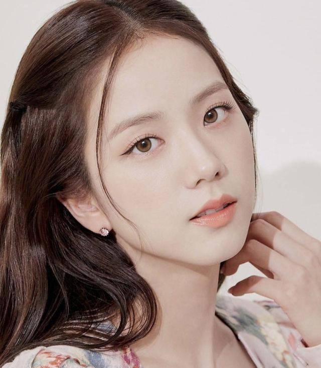 年合约到期,jennie金智秀疑有打算,lisa朴彩英意难平_单飞_想法_年龄