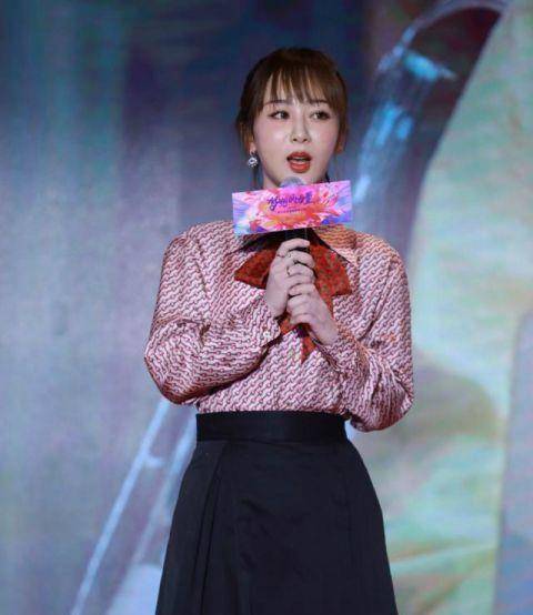 个个都是长腿女明星,关晓彤杨幂上榜,杨紫缺少灵动!_baby_脸部_活动
