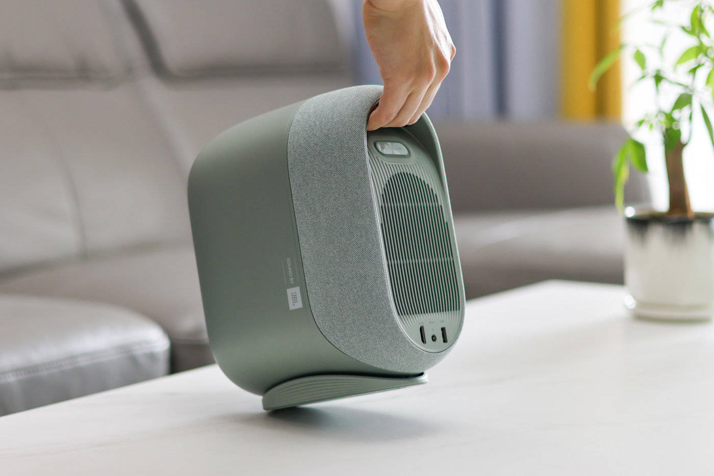 双倍亮度+JBL原装音响,表现到底如何?极米子品牌快乐星球O3投影深度评测