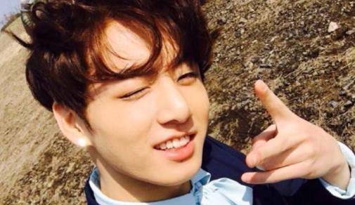 顶流爱豆逛夜店,国外"f4"造成不良影响,网友称:太耐不住寂寞_车银优