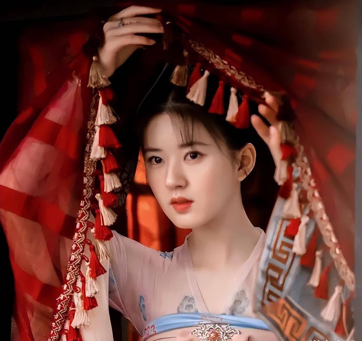 赵露思虞书欣是韩式演技:演技浮夸,五官乱飞,瞪眼噘嘴_迪丽热巴_表情