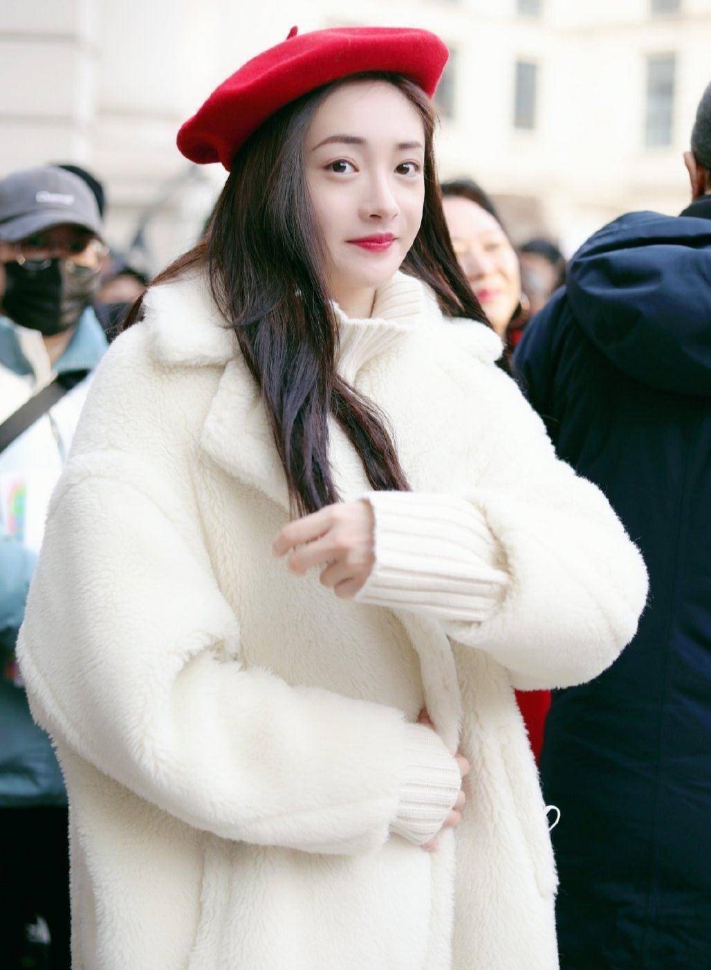 都说穿xxl显瘦,周洁琼选衣服比自己宽三倍,却意外胖得像柱子_体型