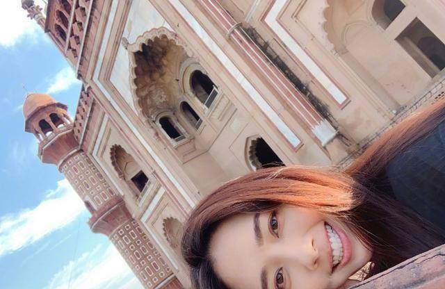 郭碧婷钻戒上热搜,向佐求婚成功,修成正果的感情母亲是神助攻_女神