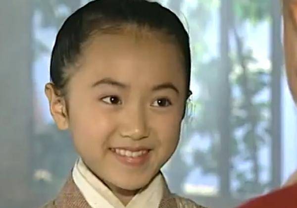 还记得《少年包青天》的芳芳公主吗?