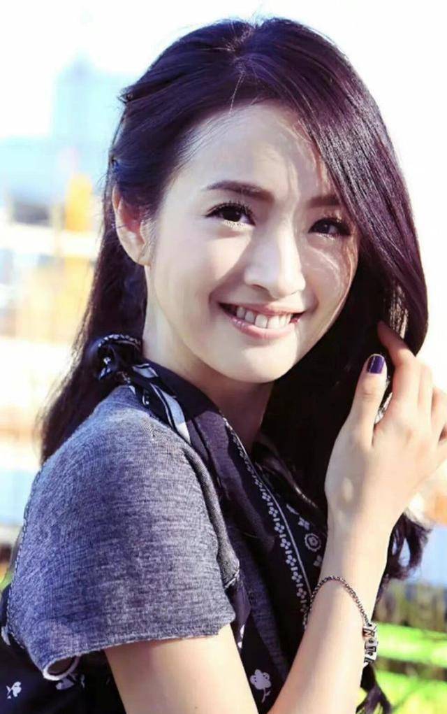 但林依晨却洋洋洒洒写了一篇千字文章,标题虽是公布喜讯《是的,我怀孕