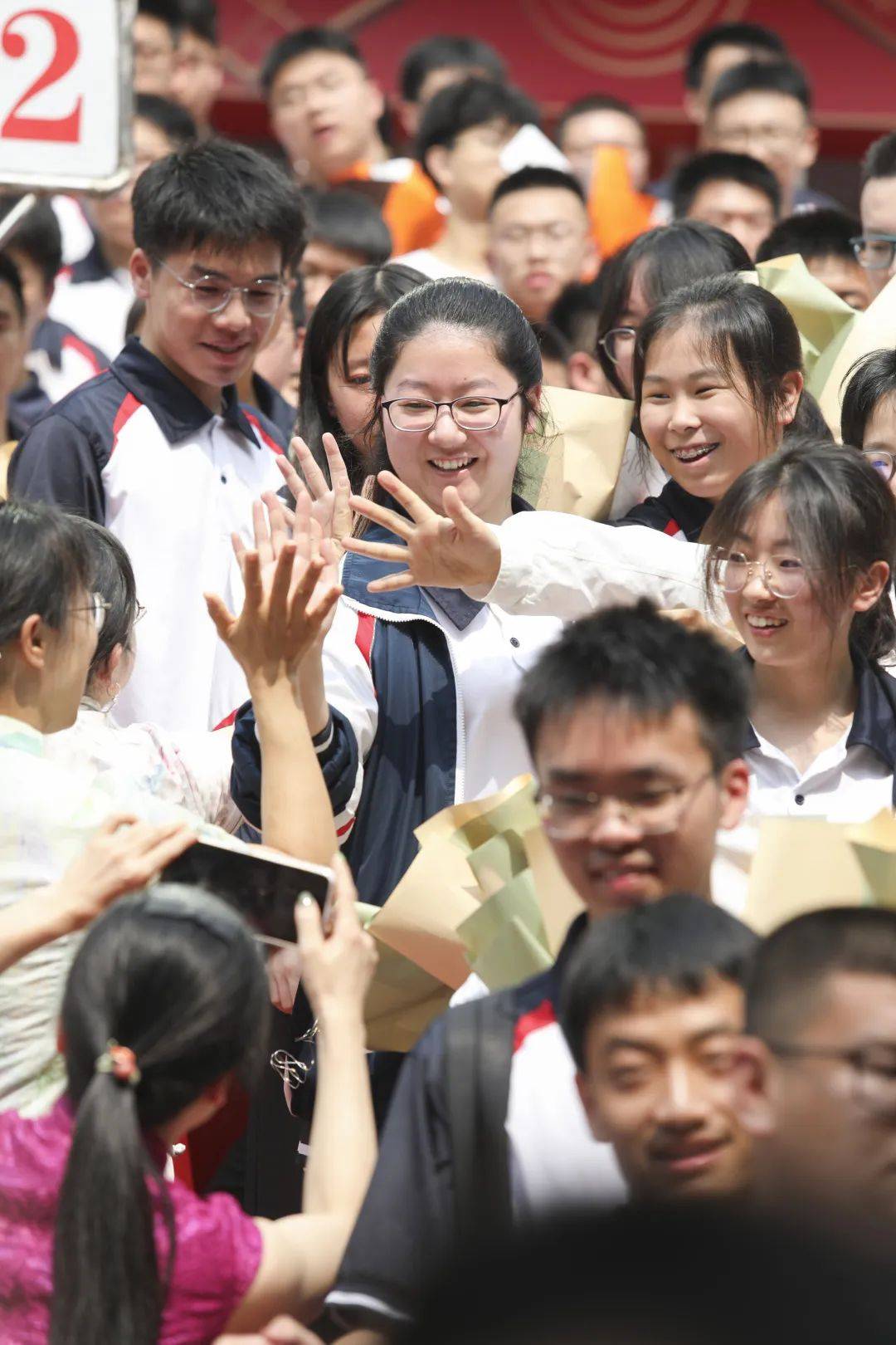 衡阳市八中举行2023届高三毕业典礼暨18岁成人仪式_全体_毕业生_青春