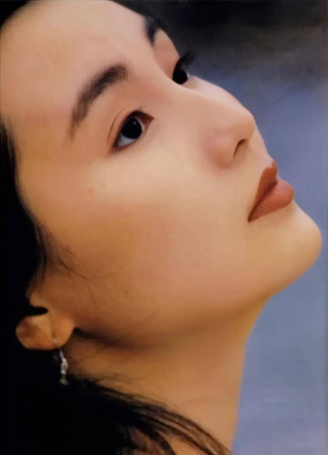 张曼玉年轻照合集:如此独特之美,配得上26次影后殊荣,值得珍藏_模样