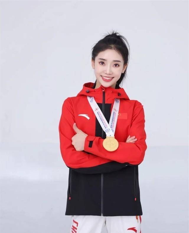 号称体坛女一号,颜值身材惊艳女明星,娱乐圈拒绝当教练_舒思瑶_照片