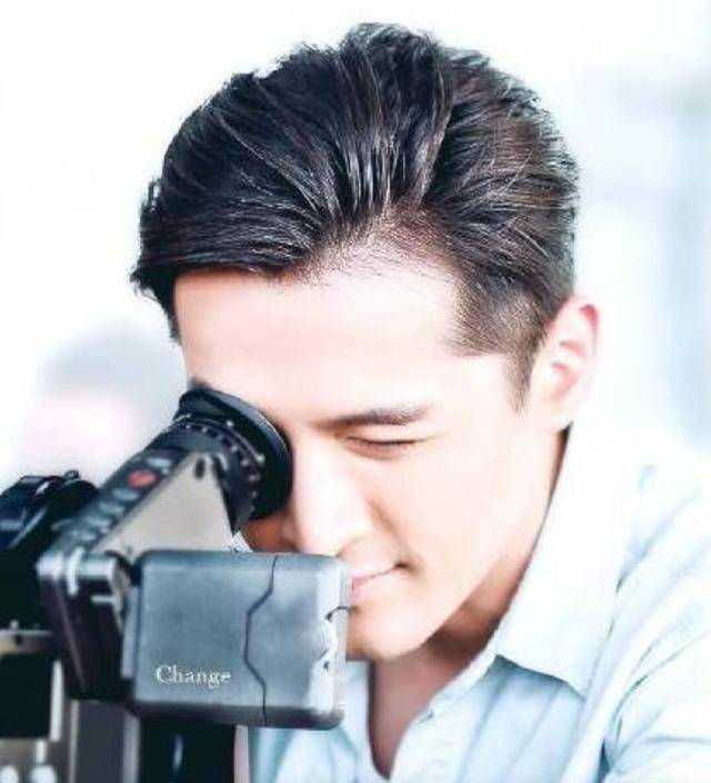 经纪人被开除,网友:胡歌太善良,要不然几年前就被开除了_明星_姚瑶