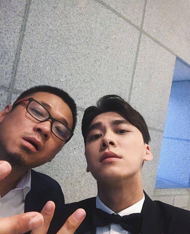 韩延为李易峰庆生,并商量了一件大事,《动物世界2》要开拍吗?