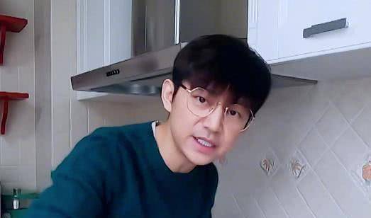 做蛋糕被人怼,还要在线回应和何洛洛关系_时候_邻居_袁姗姗