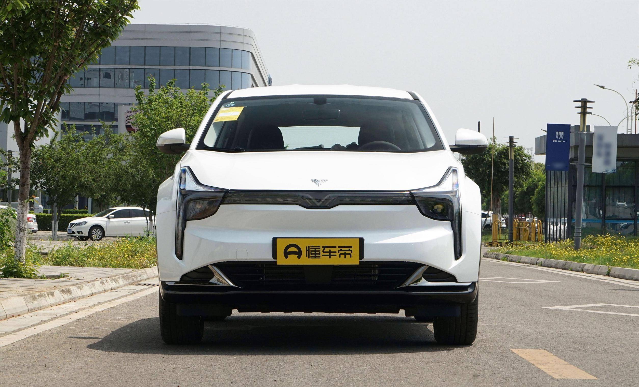 卷王还得看新势力!11.88万就有独悬大5座suv,年轻人把持得住?_搜狐汽