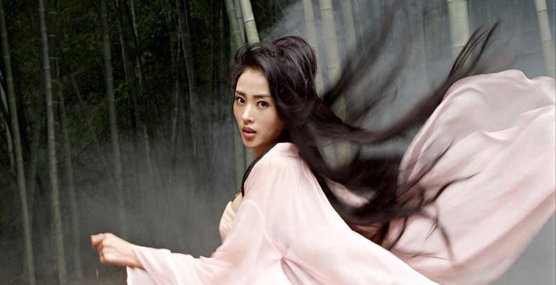 路透照像画报,出场即高光,难怪她当年仅是客串就成名场面_张天_美貌