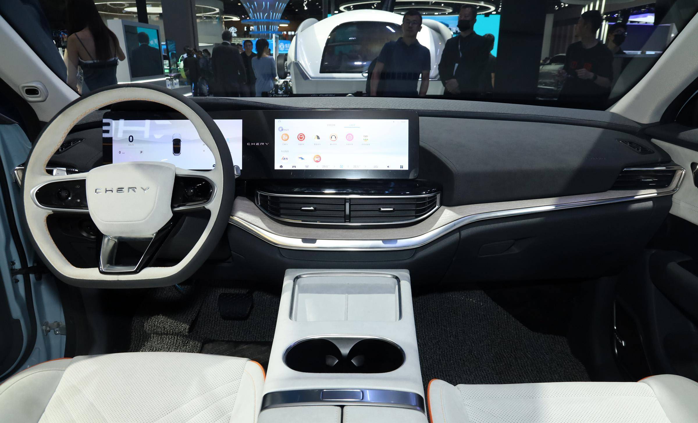 采用双大屏设计理念,奇瑞eq7内饰官图发布_搜狐汽车_搜狐网