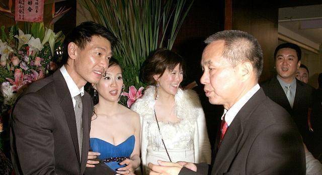 突然要18万8彩礼,未婚夫不允,女孩回怼:"绝不倒贴"_婚姻_李丹丹_老公