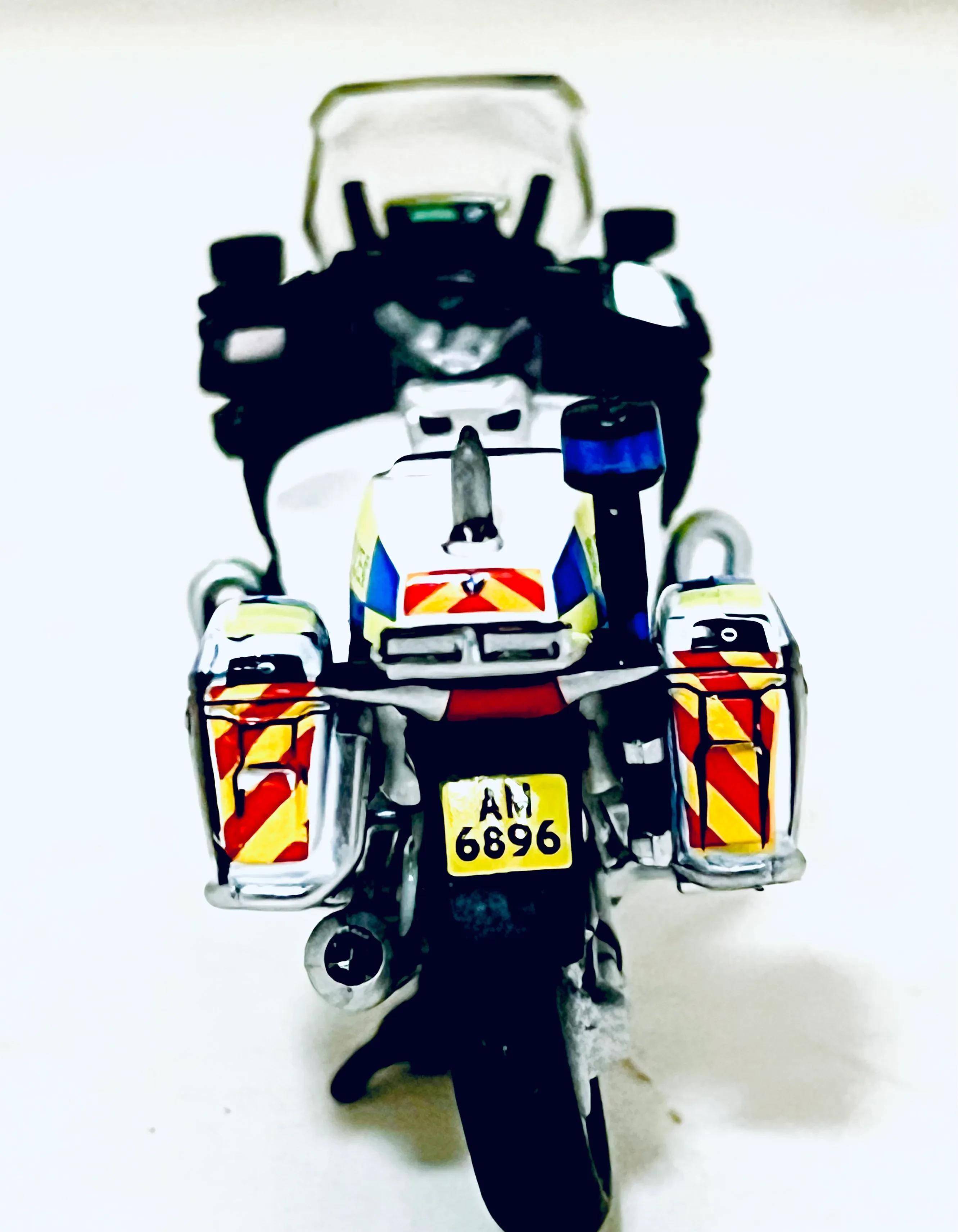 铁骑雄风|143 tiny微影87 港警交通部宝马r900rt警用摩托车_搜狐汽车