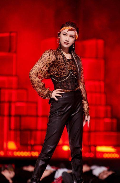 江映蓉陈梓童回应人气垫底!