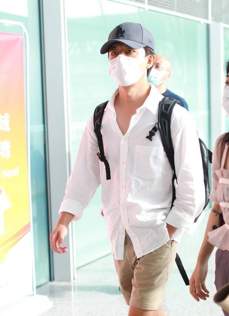 黄轩这么穿挺养眼,长袖衬衫配短裤清爽随性,出门可谓赚足了眼球_效果