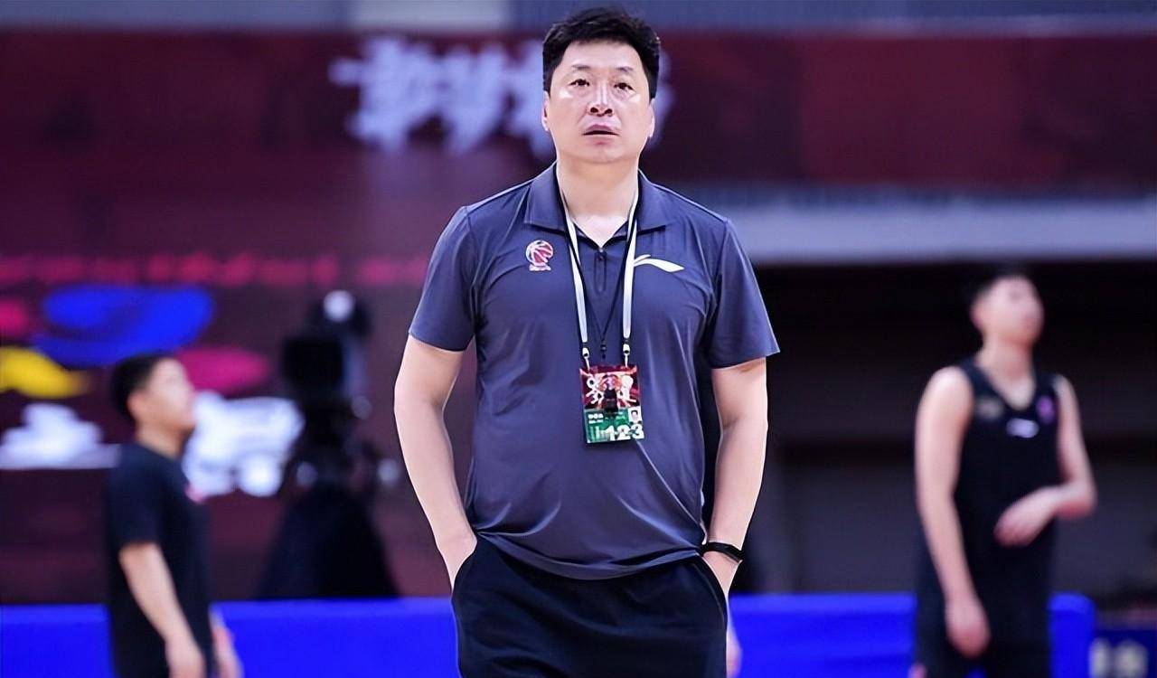 上海男篮做出重要决定,丁彦宇航最新动态曝光_赛季_合同_教练