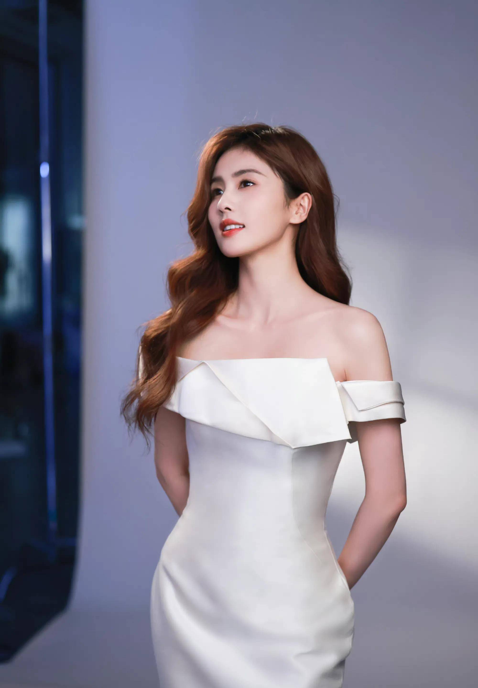 28岁白鹿又高调美一回!