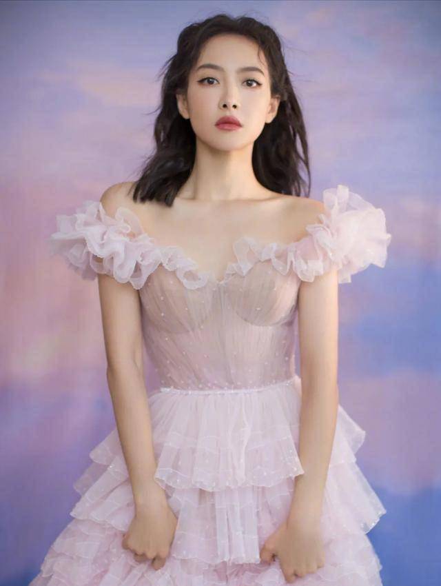 赵丽颖,宋茜比美,童瑶爆痘,陶虹法令纹明显_女明星_造型_李易峰