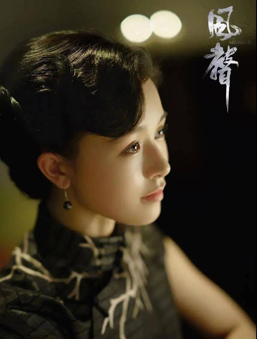 这些惊艳到窒息的国风美人,终于藏不住了_旗袍_景甜_倪妮