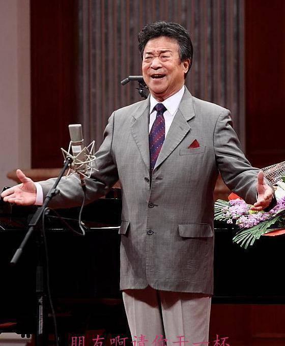 作为新中国成立后成长起来的第一代作曲家,施光南是当之无愧的人民