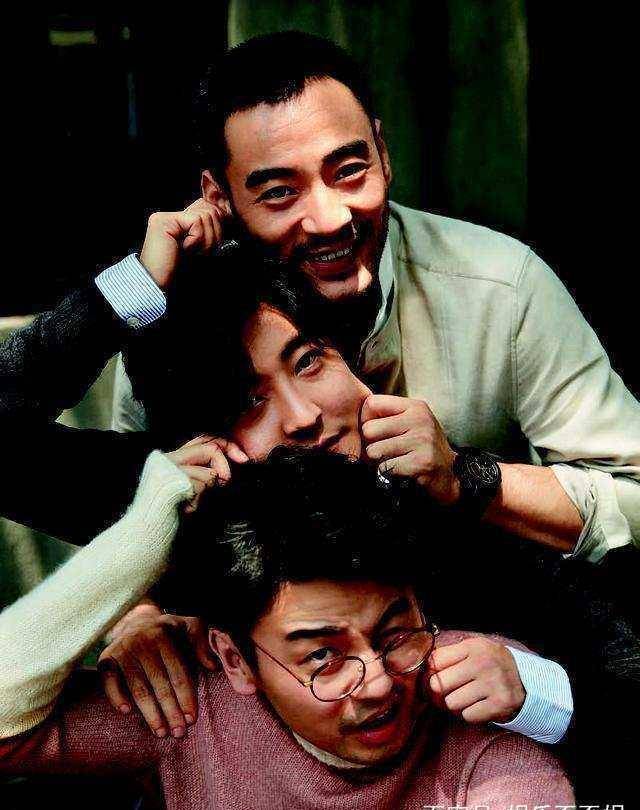 那个说话都带坏笑的表情让不少人喜欢上雷佳音,因为与郭京飞李光洁