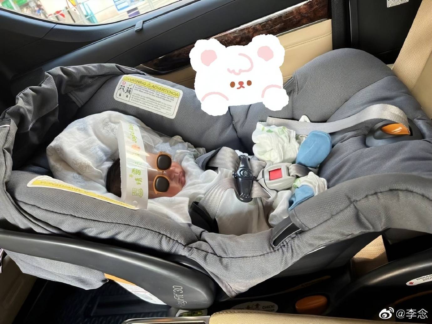 李念顺产三胎后出院回家,月子餐首度曝光,老公林和平仍不肯露面_小